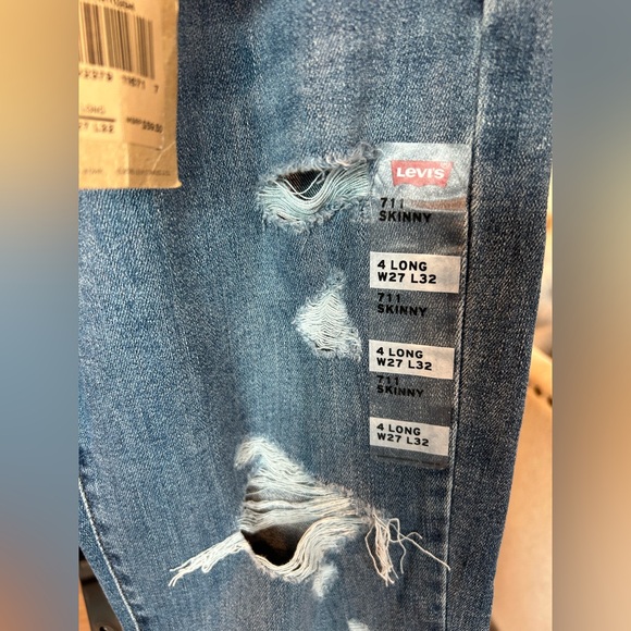 ✨Levi's 711 skinny Distressed Ankle Jeans in Blue - Picture 2 of 13